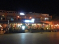 Serekunda Strip bei Nacht