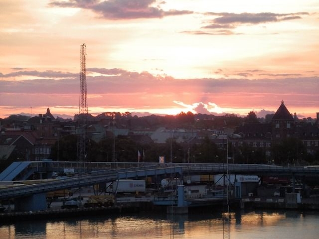 Sonnenaufgang im Hafen vonTrelleborg