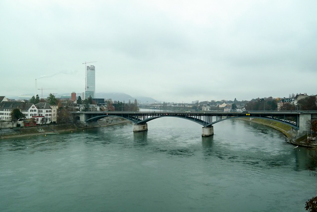 Basel Spaziergang am Rhein 05