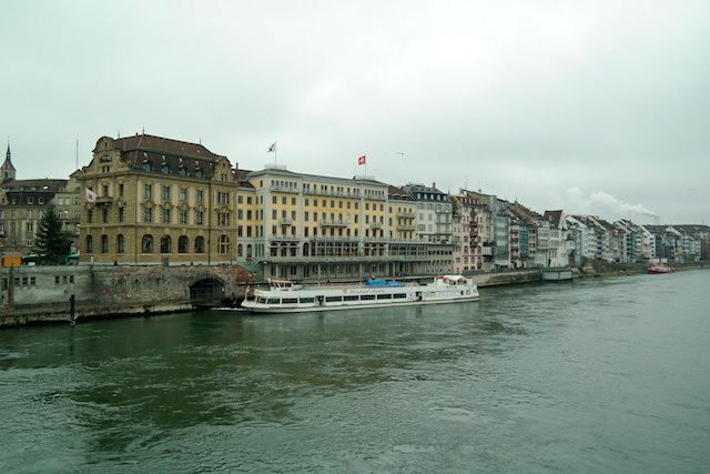 Basel Spaziergang am Rhein 06