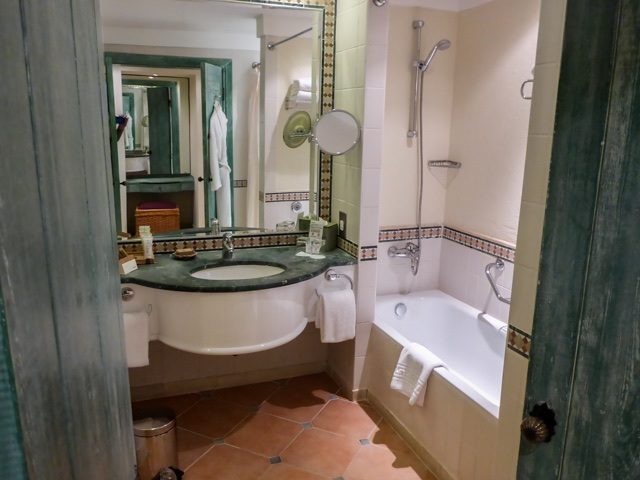 Entspannen am Toten Meer im Mövenpick Resort & Spa Dead Sea